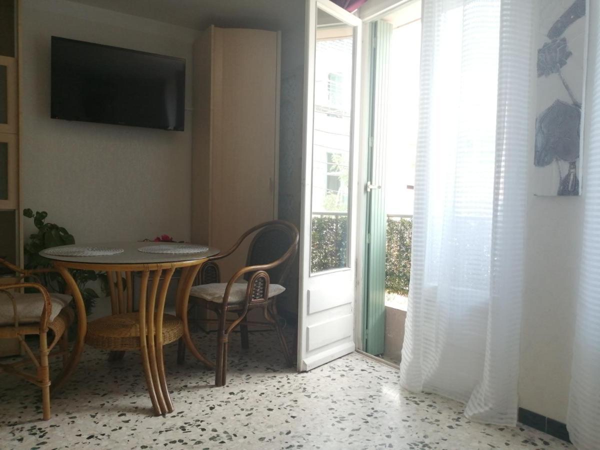Magnifique Studio Non Fumeur Pres De La Gare Béziers Buitenkant foto