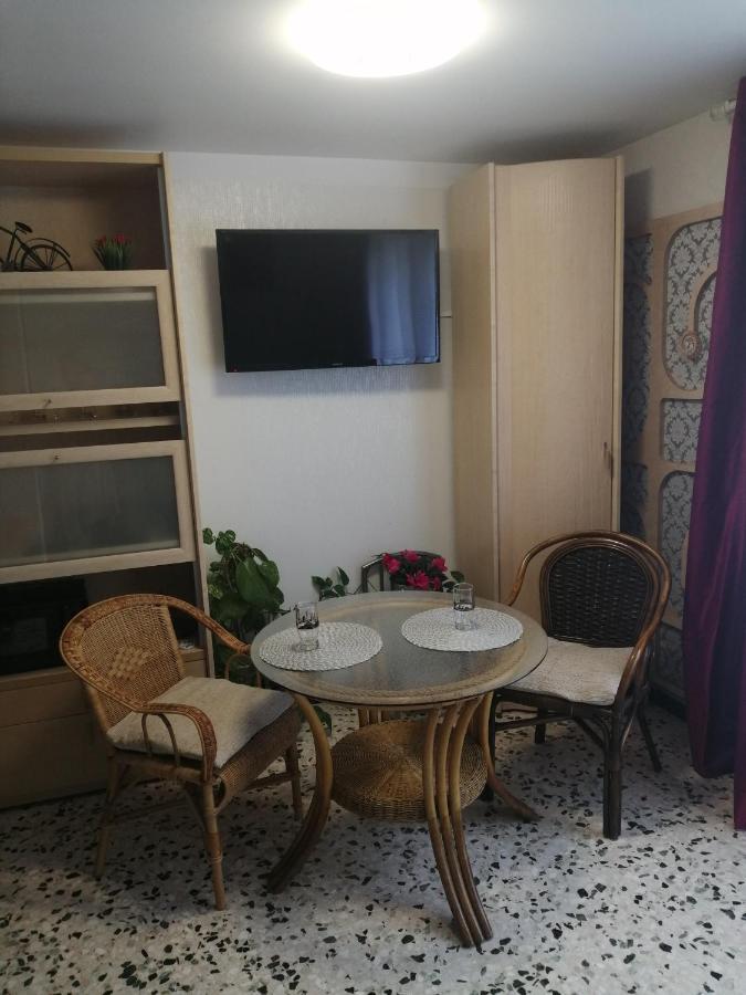 Magnifique Studio Non Fumeur Pres De La Gare Béziers Buitenkant foto