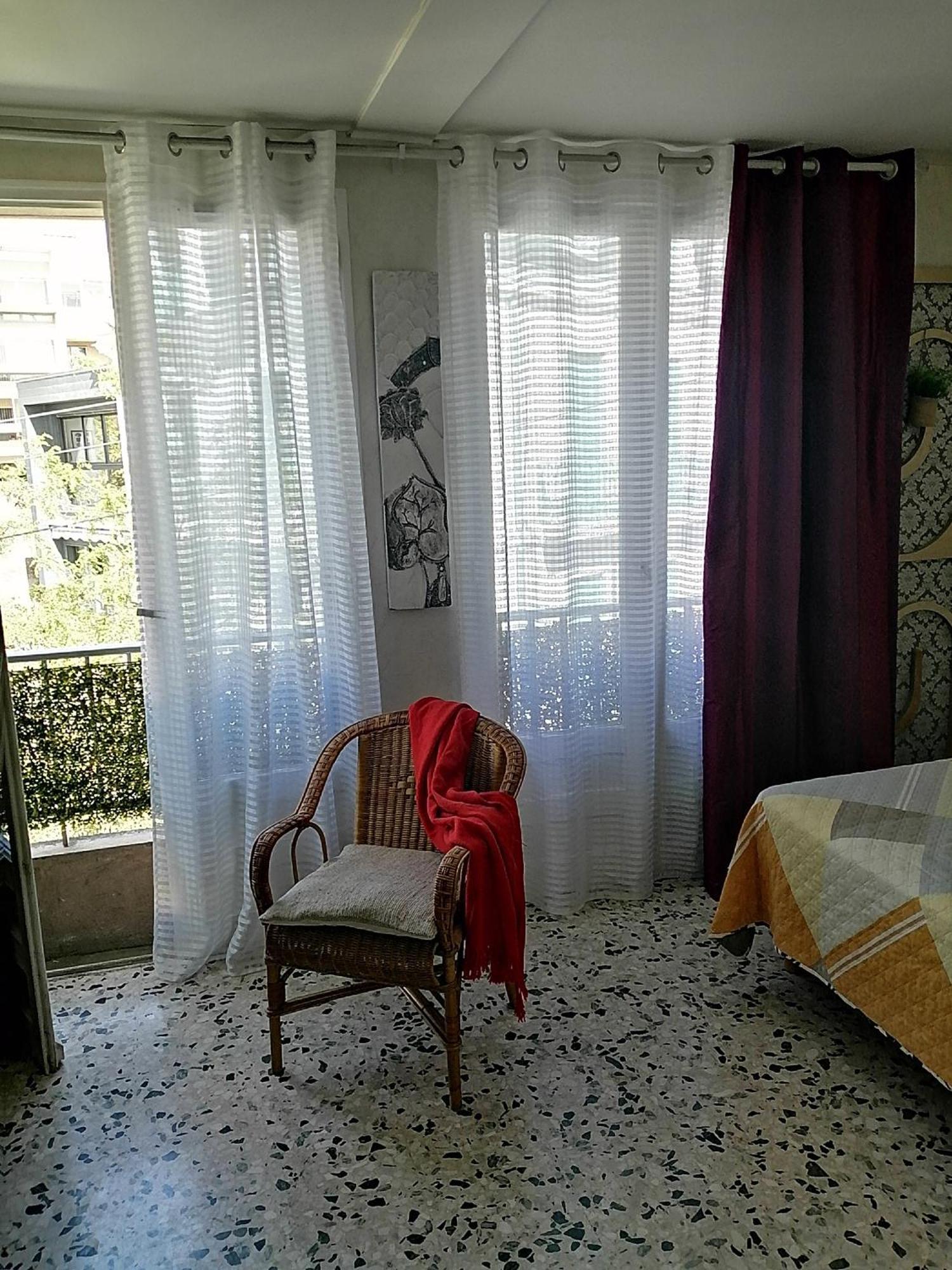 Magnifique Studio Non Fumeur Pres De La Gare Béziers Buitenkant foto